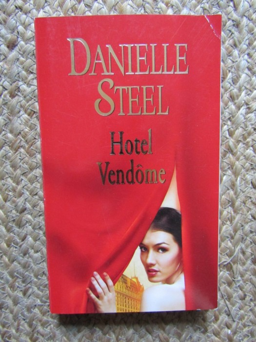 HOTEL VENDOME-DANIELLE STEEL