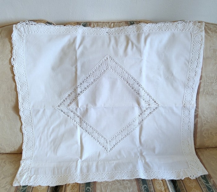 Fata de perna Vintage cu bordura si insertii de dantela croset