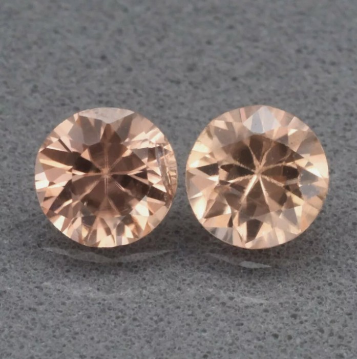 Pereche zircon șampanie 1.19 ct