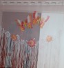 PERDELE ALBE CU MODEL FLUTURI SI FLORI PORTOCALIU --1,3m / 1,25m