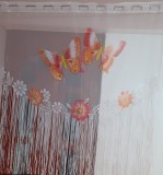 PERDELE ALBE CU MODEL FLUTURI SI FLORI PORTOCALIU --1,3m / 1,25m