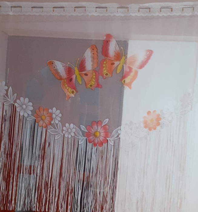 PERDELE ALBE CU MODEL FLUTURI SI FLORI PORTOCALIU --1,3m / 1,25m