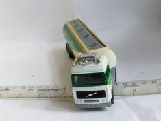 bnk jc Corgi 91341 Volvo Globetrotter Artic Petrol Tanker BP - 1/64