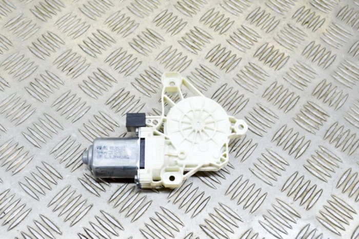Motor macara geam ușă dreapta spate AUDI A6 4A2, C8 2020 OEM: C28132-102,4K0959812 13120378