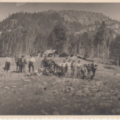 M5 B90 - FOTO - FOTOGRAFIE FOARTE VECHE - grup la munte - anii 1950