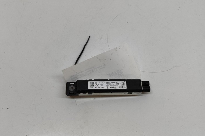 Amplificator de antena PORSCHE Taycan 2022 OEM: 971035225D | 31802502