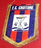 Fanion fotbal - FC CROTONE (ITALIA) - folie de protectie si dimensiuni mari 33x20 cm
