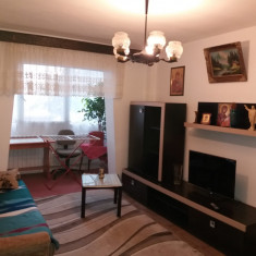 Închiriez apartament