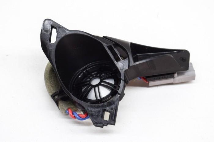 Difuzor ușă st&acirc;nga față JAGUAR I-PACE X590 2020 OEM: BJ32-18808-AC 17690241