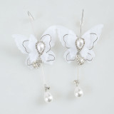 Cercei fluturi albi cu perle albe
