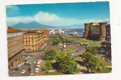 IT2 - Carte Postala - ITALIA - Napoli, Piazza Municipio, circulata 1974 foto