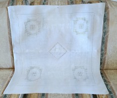 Fata de masa Vintage din In cu model in tesatura si broderie pe fir foto