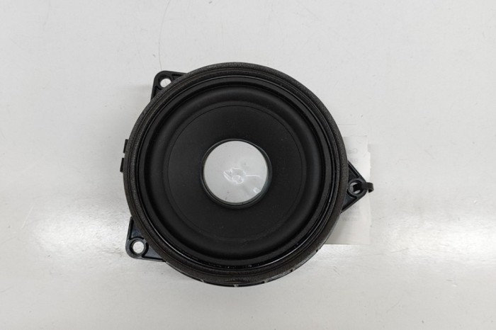 Difuzor ușă st&acirc;nga spate BMW 3 F30, F80 2017 OEM: 9364956 | 31541340