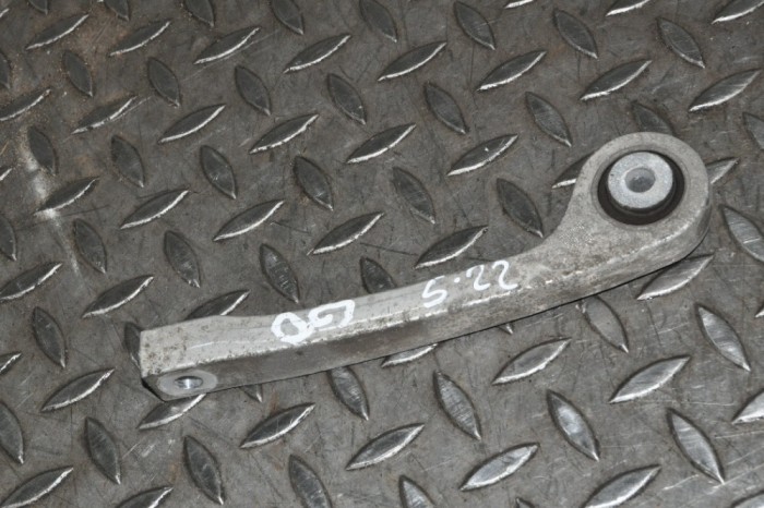 Bieleta stabilizatoare dreapta spate AUDI A4 8W2, B9 2016 OEM: 8W0505465B 11622514