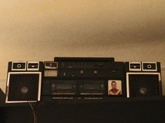 Radio casetofon Boombox anii 90.