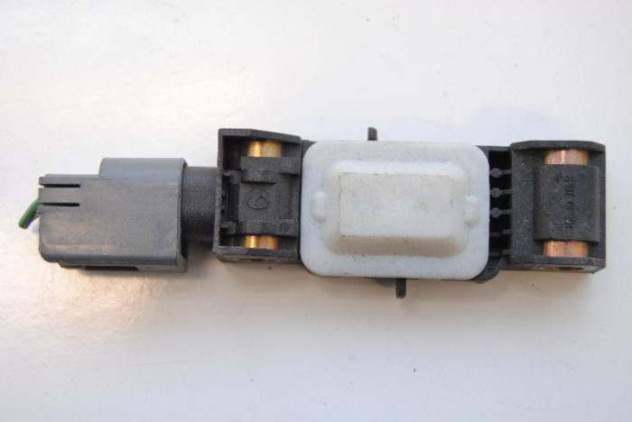 Senzor de impact st&acirc;nga spate JEEP GRAND CHEROKEE III WH, WK 2005 OEM: 04671779AC 1751702
