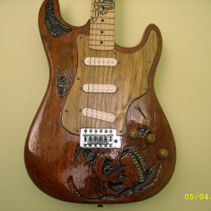 Chitara electrica tip STRATOCASTER lemn de BUBINGA