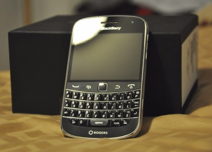 Telefon Blackberry 9900 Bold reconditionat