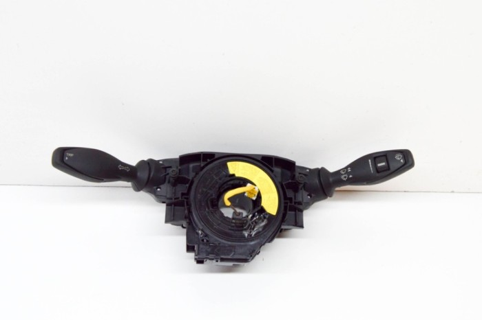 Maneta semnalizare ștergătoare FORD FIESTA VI 2015 OEM: 8A6T-17A553,8A6T-13N064-BH,8A6T-13335-BC | 17524168