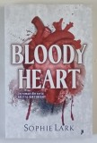 BLOODY HEART , SERIA BRUTAL BIRTHRIGHT , VOLUMUL IV , roman de SOPHIE LARK , 2025