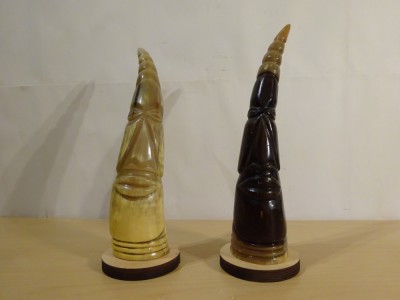 Statuete africane vechi | Coarne bivol sculptate manual foto