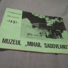 PLIANT/BROSURA MUZEUL MIHAIL SADOVEANU 1983