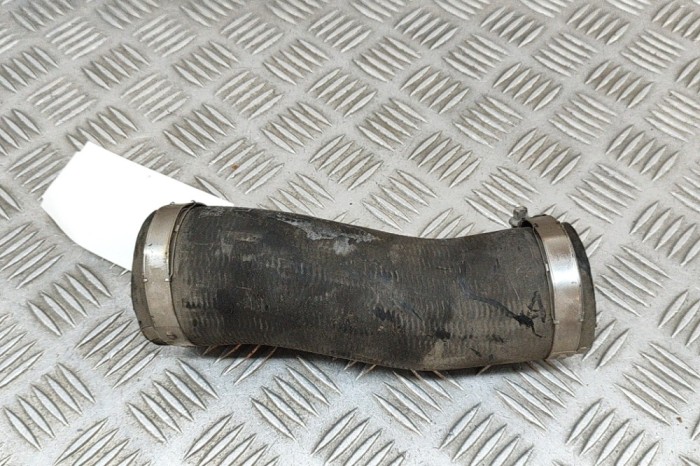 Furtun intercooler st&acirc;nga PORSCHE MACAN 95B 2015 OEM: 95B145367A,95B.145.367.A 27404428