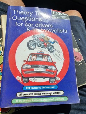 BSM - Theory Test Questions for car drivers &amp;amp; Motorcyclists foto