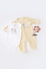 Set Broscuta cu salopeta si body din 80%bumbac organic si 20% poliester - Crem, BabyCosy (Marime: 6-9 luni) foto