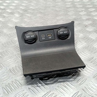 Consola Centrala Spate Hyundai i20 2014-2020 foto