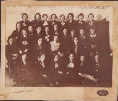 P2/17 Eleve și profesoară studio Gardi, Cluj, perioada interbelică foto