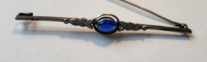 Brosa argint vintage tip ac de par cu safir, ac de palarie vechime peste 100 ani