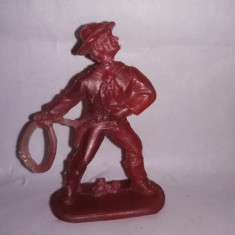 bnk jc Romania - figurina de plastic - cowboy cu lasou