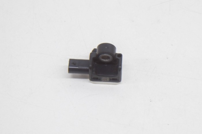 Senzor de impact dreapta spate MASERATI QUATTROPORTE VI 2014 OEM: 56054085AA,A1668210151 12219591