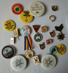 Lot de insigne Rom&amp;acirc;nești și străine foto