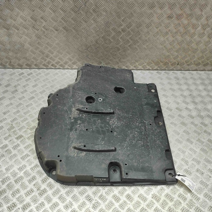 Scut motor central spate TOYOTA YARIS CROSS MXP_ 2021 OEM: 58415-0D010
