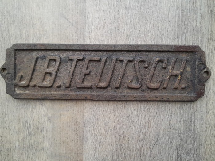 Placheta placuta placa firma sigla J B Teutsch Sighisoara Transilvania Romania vechi vintage