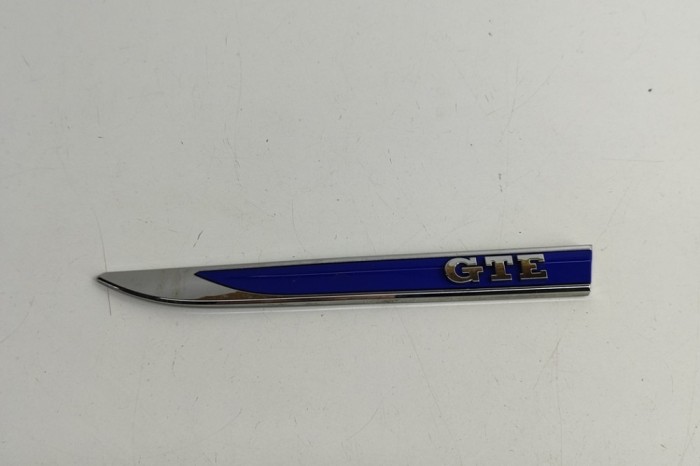 Emblema aripa st&acirc;nga VW PASSAT B8 3G2 2018 OEM: 3G0853689D | 29794709