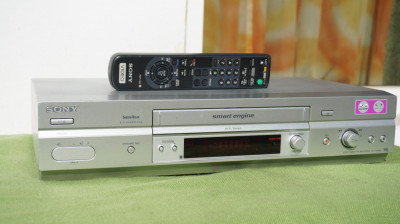 Videorecorder VHS SONY model SLV-SE840 Stereo Hi-Fi foto