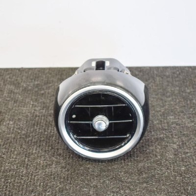 Gura de ventilație planșa de bord MERCEDES-BENZ C W205 2015 OEM: A2058301200 4044579 foto