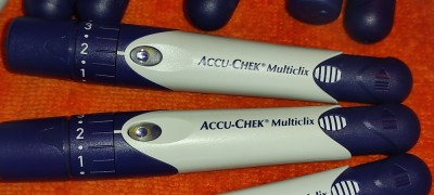 2 PIX INTEPATOR STILOU NOU NEFOLOSIT PT. GLUCOMETRU ACCU CHEK AVIVA MULTICLIX foto