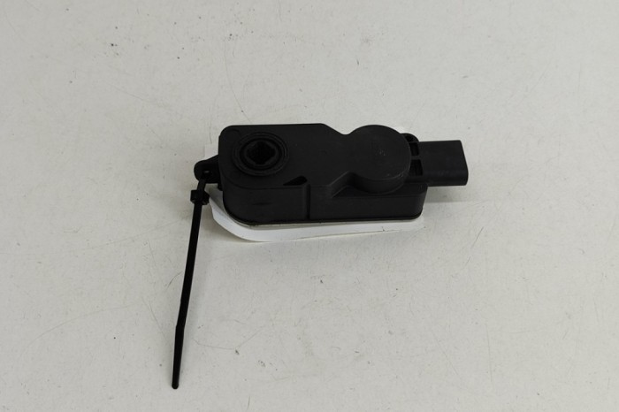 Alt modul de control TESLA MODEL Y 2022 OEM: 115579700,1319-888-00058 26252367