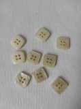 Lot de nasturi vechi, material plastic