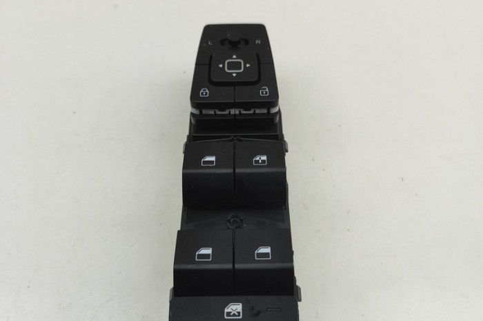 Buton geam ușă dreapta față KIA NIRO II 2024 OEM: 93571-AT700 | 31994903