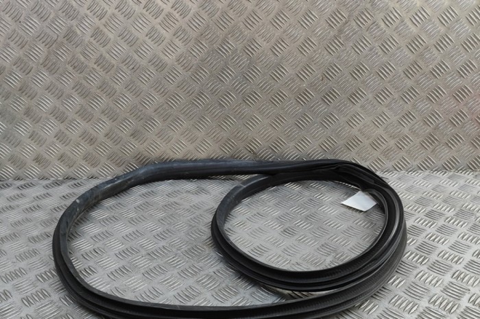 Garnitura ușă st&acirc;nga spate JEEP Avenger J2 2024 OEM: 52237878 | 30783252