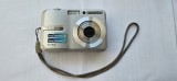 APARAT FOTO DIGITAL SAMSUNG S760/ 7,2 MP FUNCTIONEAZA CU 2 BATERII AA SAU ACUMULATORI .