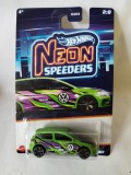 Bnk jc Hot Wheels 2023 - Volkswagen Golf Mk7 - Neon Speeders 2/8