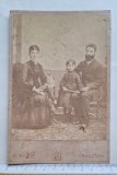 Cabinet photo Karl Hahn &ndash; Crajowa (Craiova) &ndash; c. 1880&ndash;1890 &ndash; familie, 10,8&times;16,5 cm