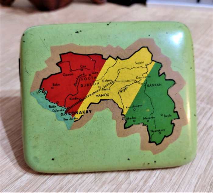 Veche tabachera Guinea - email multicolor 1920