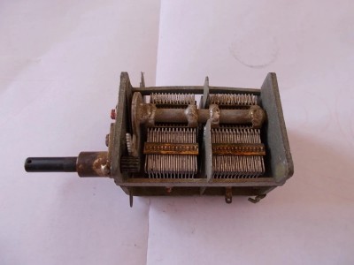 CONDENSATOR VARIABIL . RADIO . foto